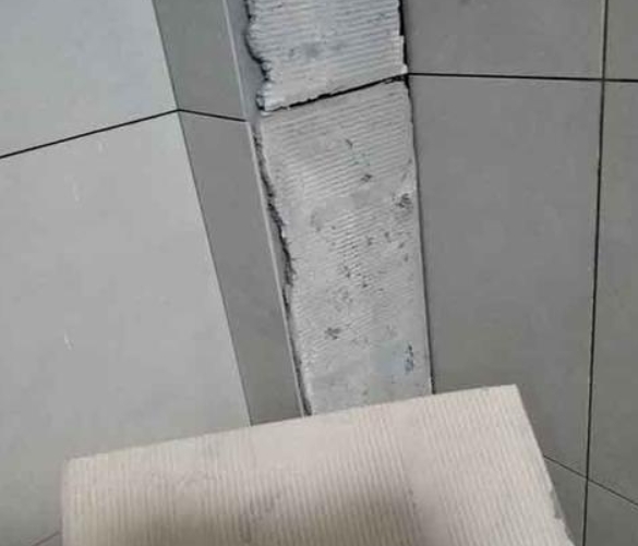 合阳瓷砖空鼓维修公司分享下厨房瓷砖脱落的补救措施。